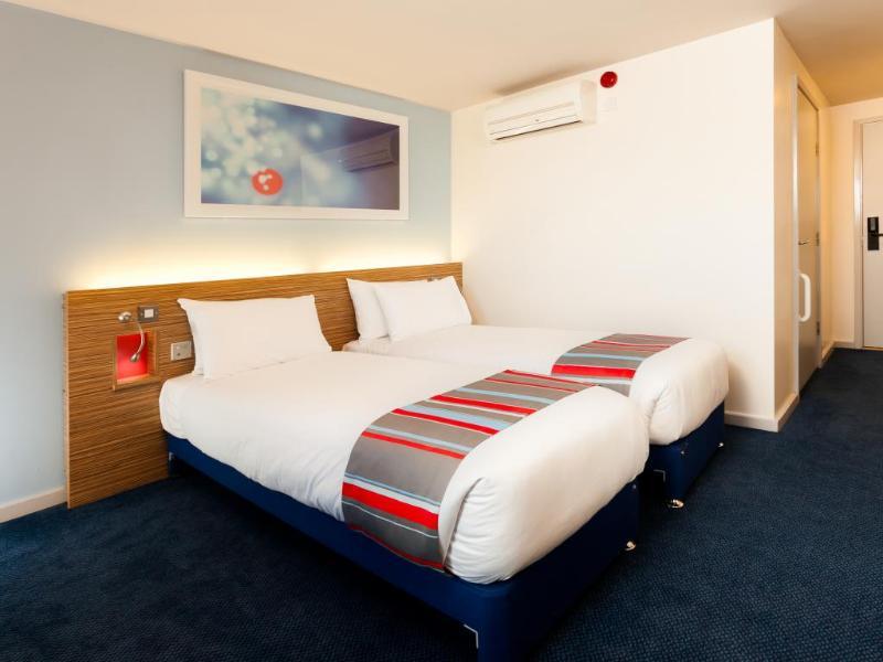 Travelodge Глоссоп Экстерьер фото